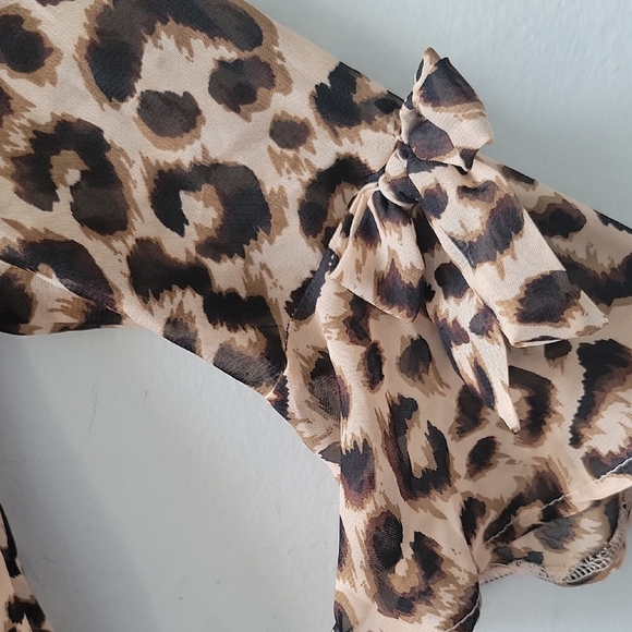 Leopard Print Blouse with Bow Sleeves - Picture 2 of 4